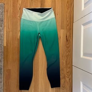 Athleta 7/8 crop legging. Size small.